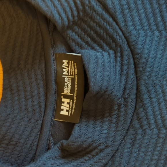 Like new Helly Hansen pull-on sweatshirt - Picture 3 of 9